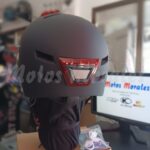 Casco con led delantero y luz trasera 3