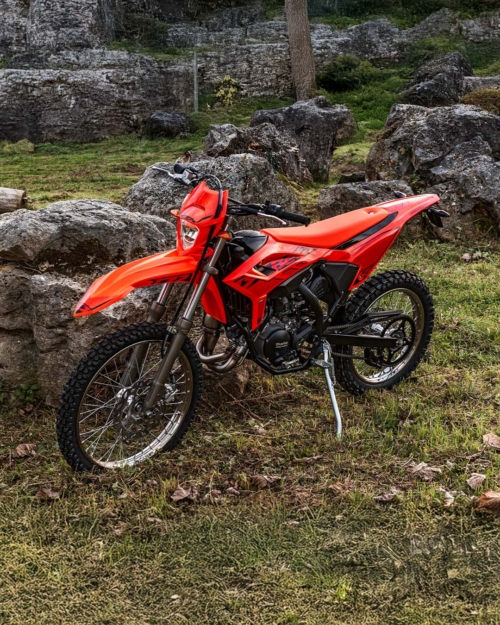 Betamotor-Young-Enduro-50-RR-2T-50-cover-1080×1350-2.jpg